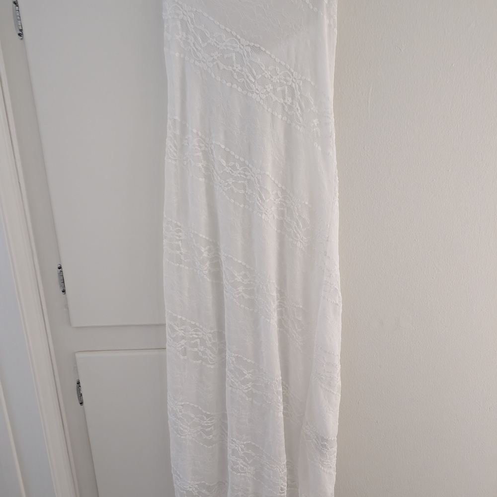 Elegant White Lace Maxi Dress